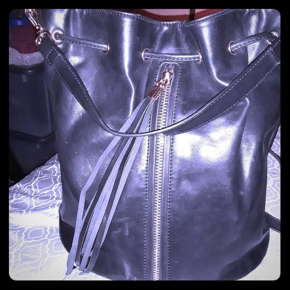 Moda International  Lyle
